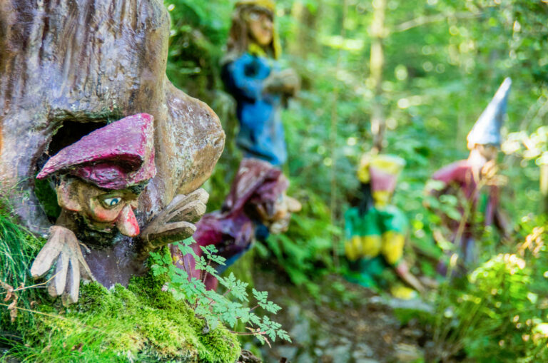 Balade des Légendes (parcours à pied) ©Johan Barrot - Laetis - VisitArdenne Laforet