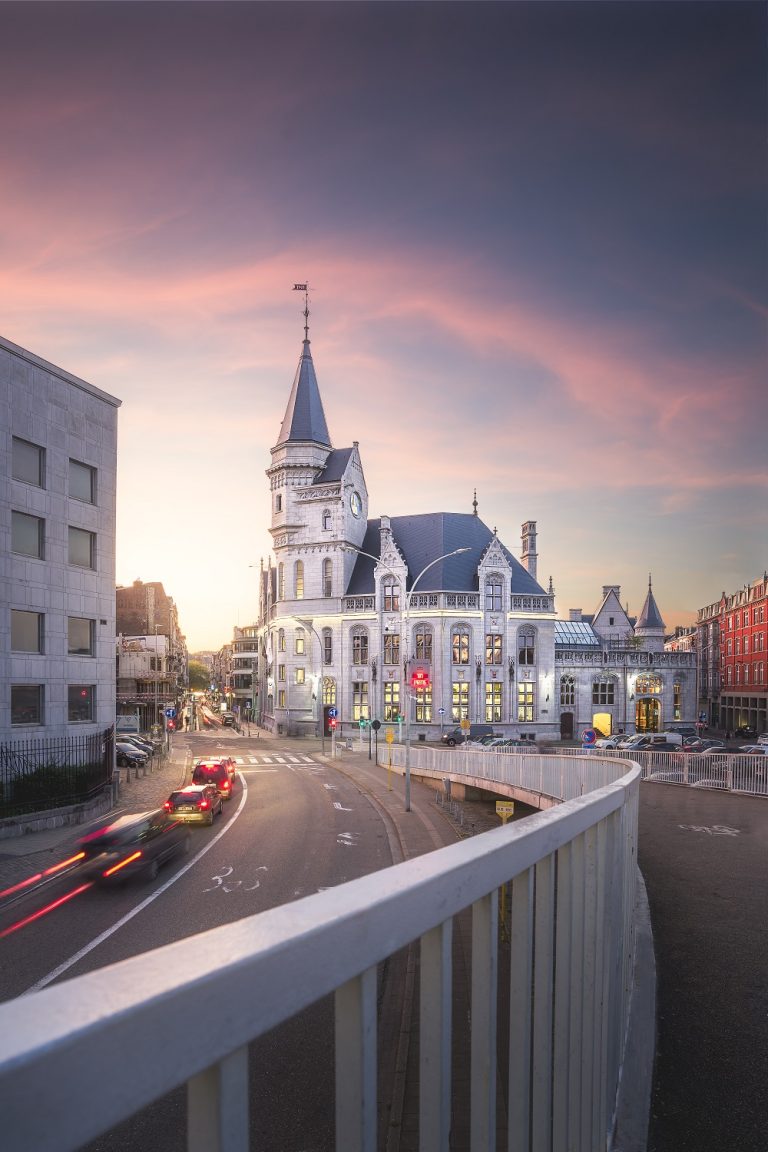 Liege Grand Poste Ext © Adrien Closter