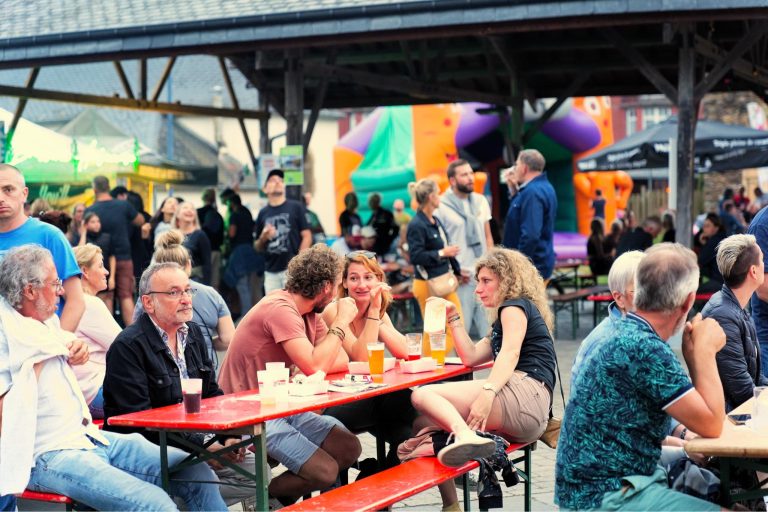 Visiteurs du Tripel Beer Fest.