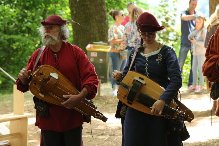 Musiciens lors de la fête médiévale de Comblain-au-Pont.