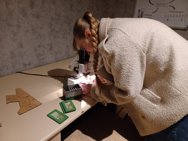 Participante à l'escape game "Mission Aquascape.
