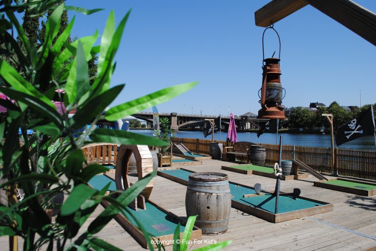 Mini-golf lors de Visé Plage.