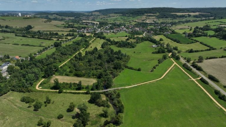 Piste cyclo-piétonne entre Lamorteau et Rouvroy ©SPW DAFoR