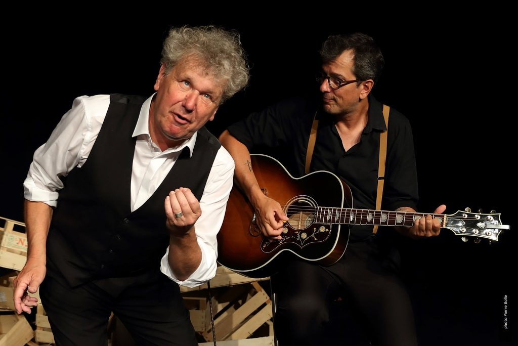 Musicien et artiste.