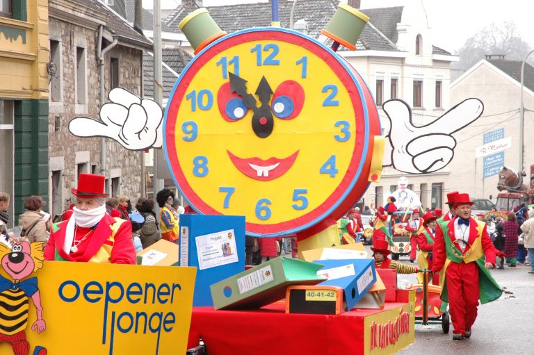 Char du carnaval d'Eupen.