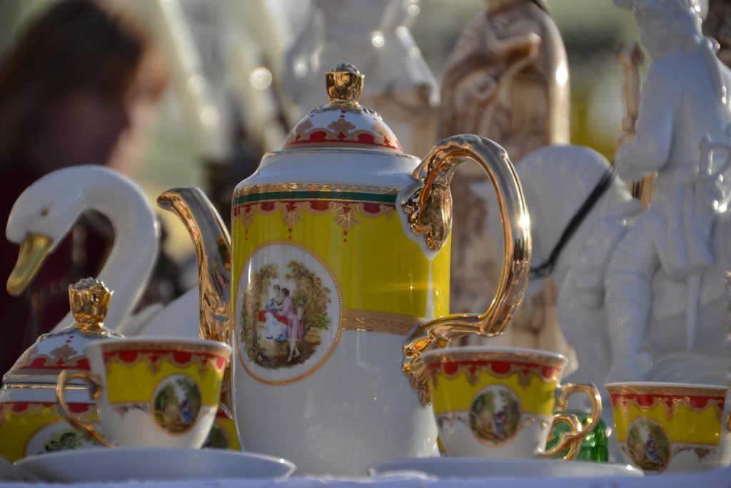 Brocante et marché artisanal