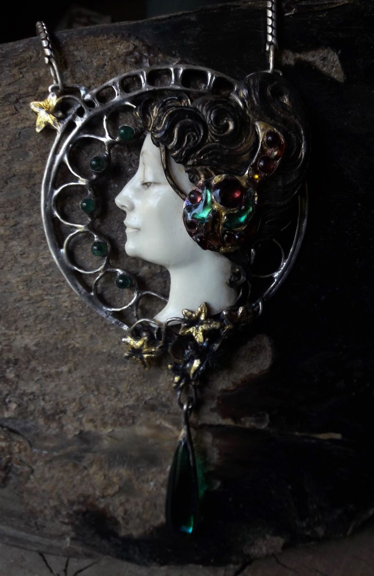 Un œuvre d'art intitulé "Djebel"