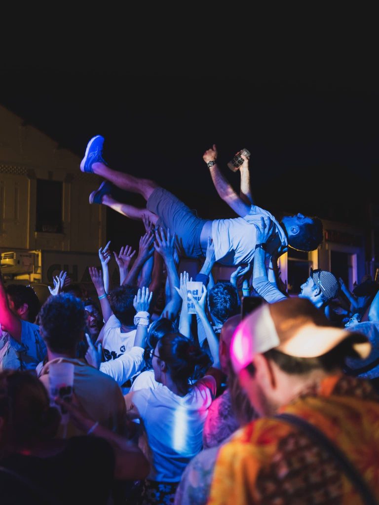 Fête du village lors d'une Mad Jacques.