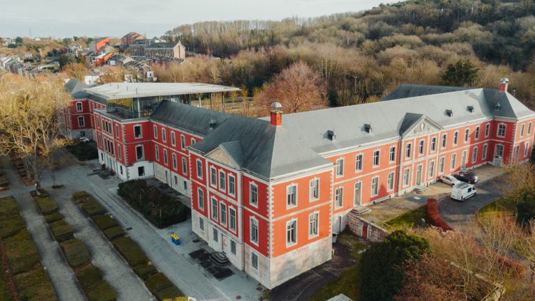 Vue extérieure du Val Saint-Lambert.