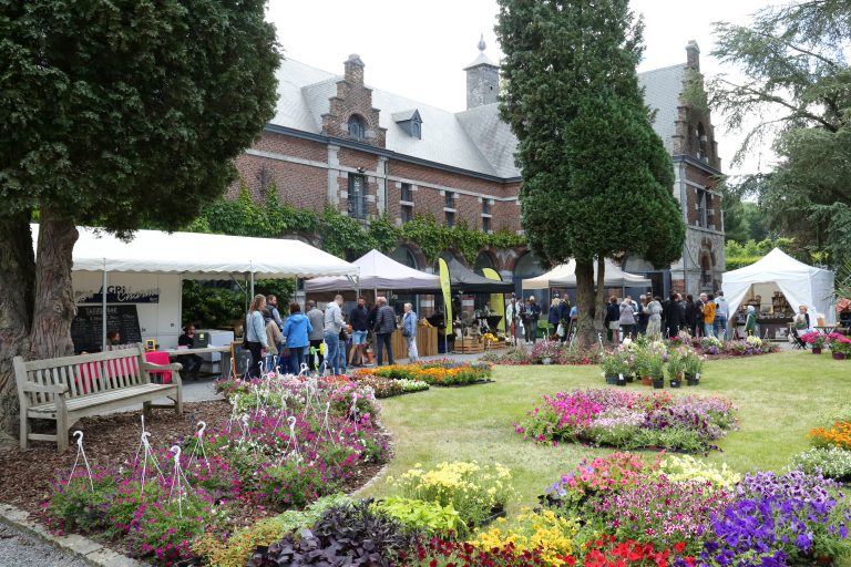 Jardins de printemps au Château de Jehay.
