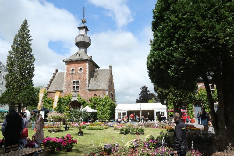 Jardins de printemps au Château de Jehay.
