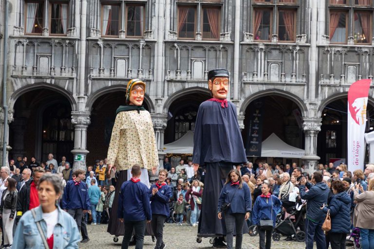 Défilé des géants lors des Fêtes de la Wallonie.