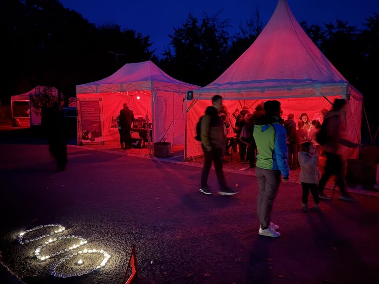 Stands d'animation et de sensibilisation lors de la Nuit de l'obscurité à la Maison du Parc Botrange.