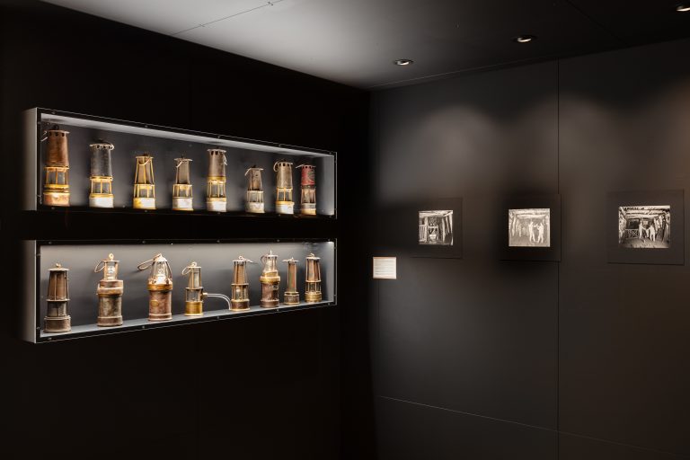 Expo Gustave Marissiaux La Mine en Lumière au Musée de la Vie wallonne.